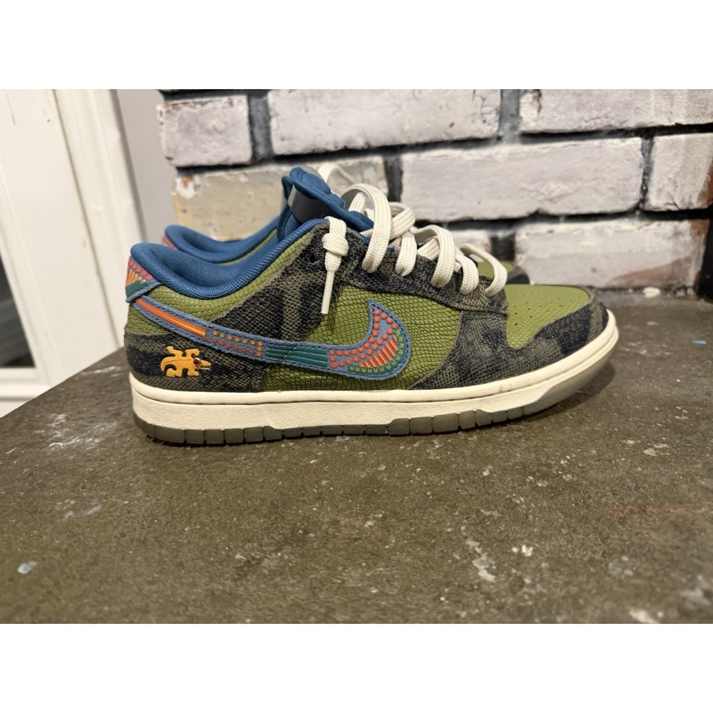 Nike Dunk Low PRM Siempre Familia Men 8 Green Sneaker Preowned DO2160335 No Box - Picture 2 of 6